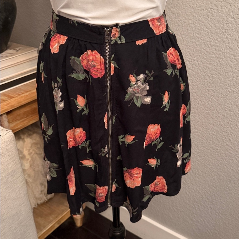 Abercrombie & Fitch Floral Front Zip Mini Skirt Size Medium